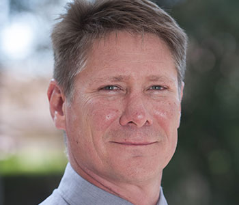 Dr. M Minnaar
